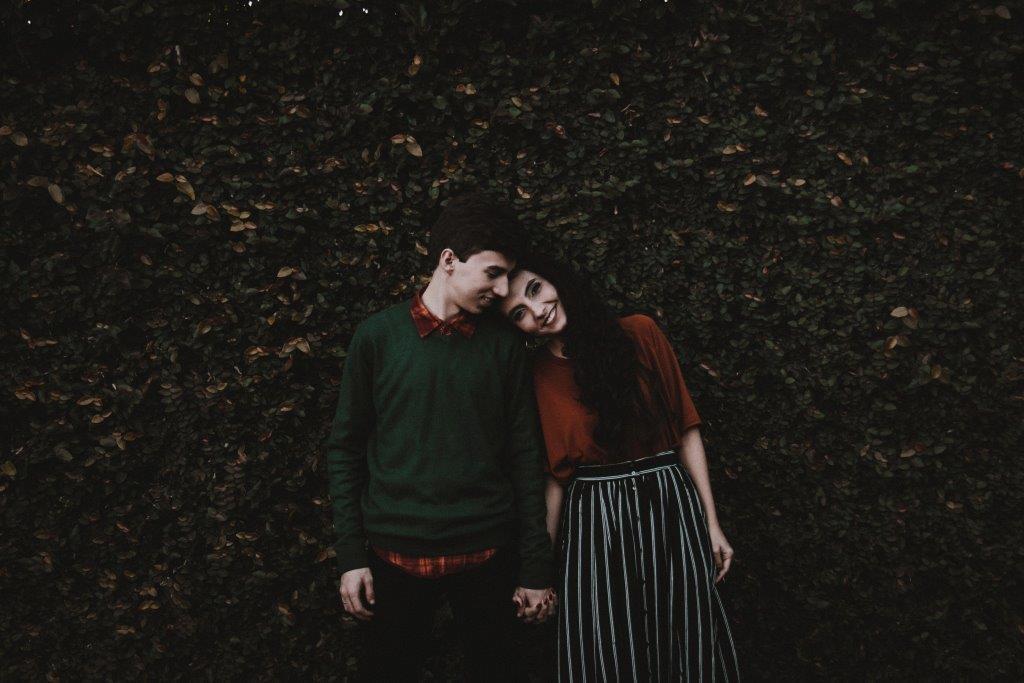 Tanda-tanda Seseorang Mulai Jatuh Cinta Dilihat dari Zodiaknya