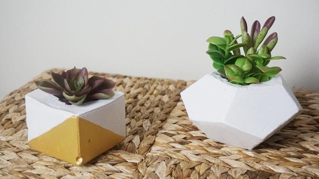 5 Ide DIY Unik dan Modern Buat Hiasan Rumahmu Menggunakan Semen Putih