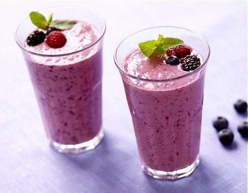 berry smoothie (juicerrecipespro.com)