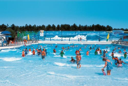 Kekinian, Malaysia Punya Waterpark Baru Terbesar se-Asia Lho!