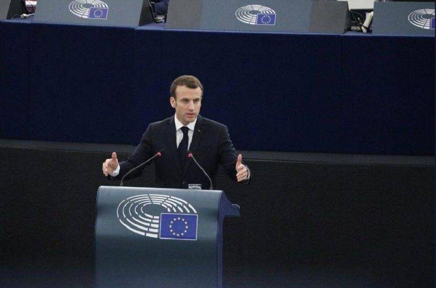 twitter.com/EmmanuelMacron