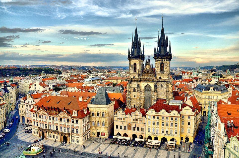 Jadi Kota Termurah di Eropa, Ini 8 Alasan Lain Harus Liburan ke Praha