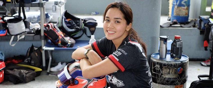 Alexandra Asmasoebrata, Pembalap Perempuan Pertama di Indonesia dan Asia