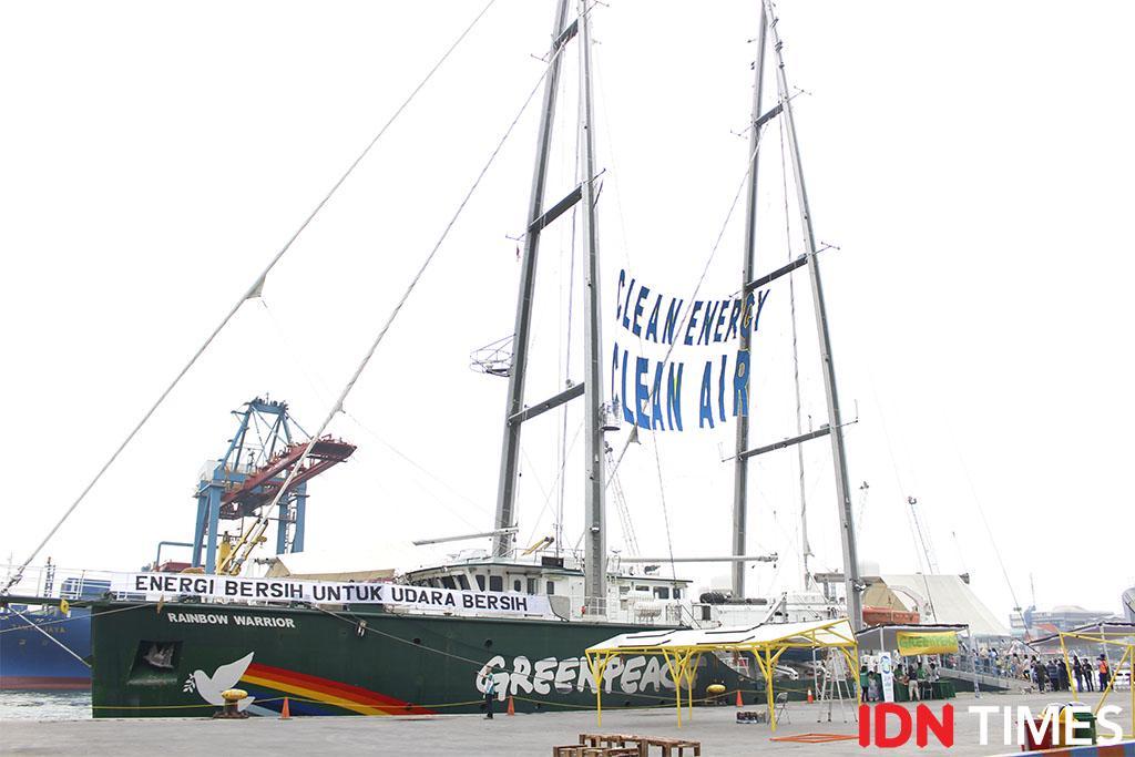 Mengintip Kerennya Kapal Rainbow Warrior yang 2,5 Bulan Menjelajah Laut Nusantara