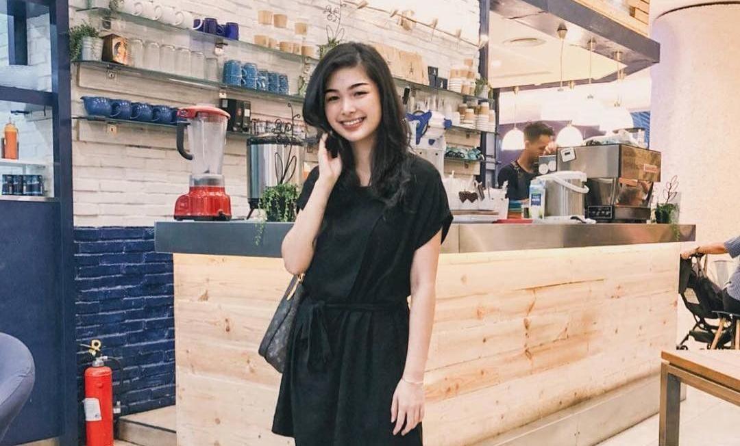 10 Gaya Casual Elisa Jonathan, Calon Mantu Ahok yang Anggun Kebangetan