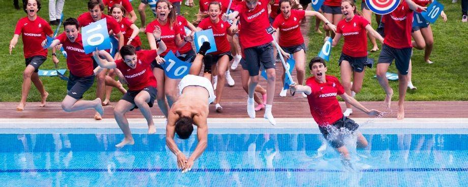 Nadal Terjun ke Kolam Renang Usai Final Barcelona Open 2018