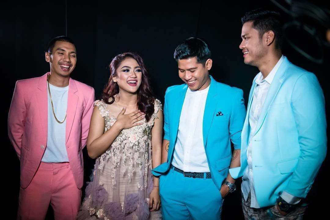 Ini 8 Potret Marion Jola Bareng RAN Saat Bikin Single Perdananya