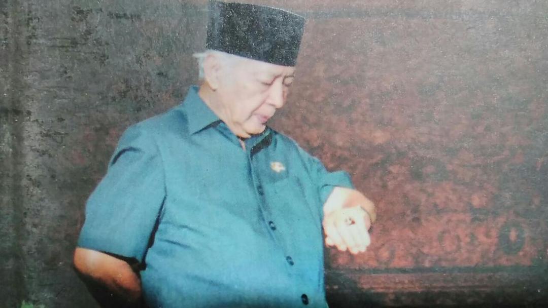 Presiden Soeharto Naikkan BBM, Mahasiswa Melawan Dengan Aksi