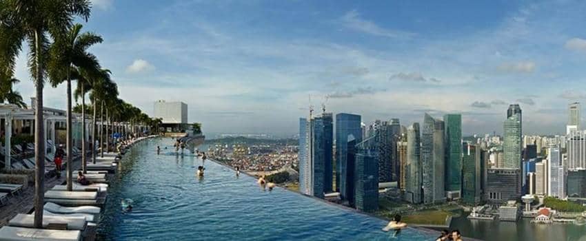 5 Kolam Renang Rooftop Paling Eksotis di Dunia, Pengen Berendam!