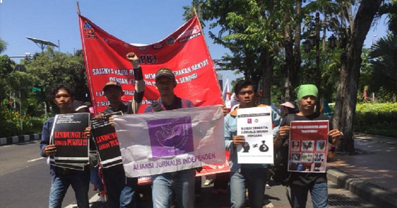 Nyamuk Pers di Tengah Ancaman Kekerasan dan Isi Dompet