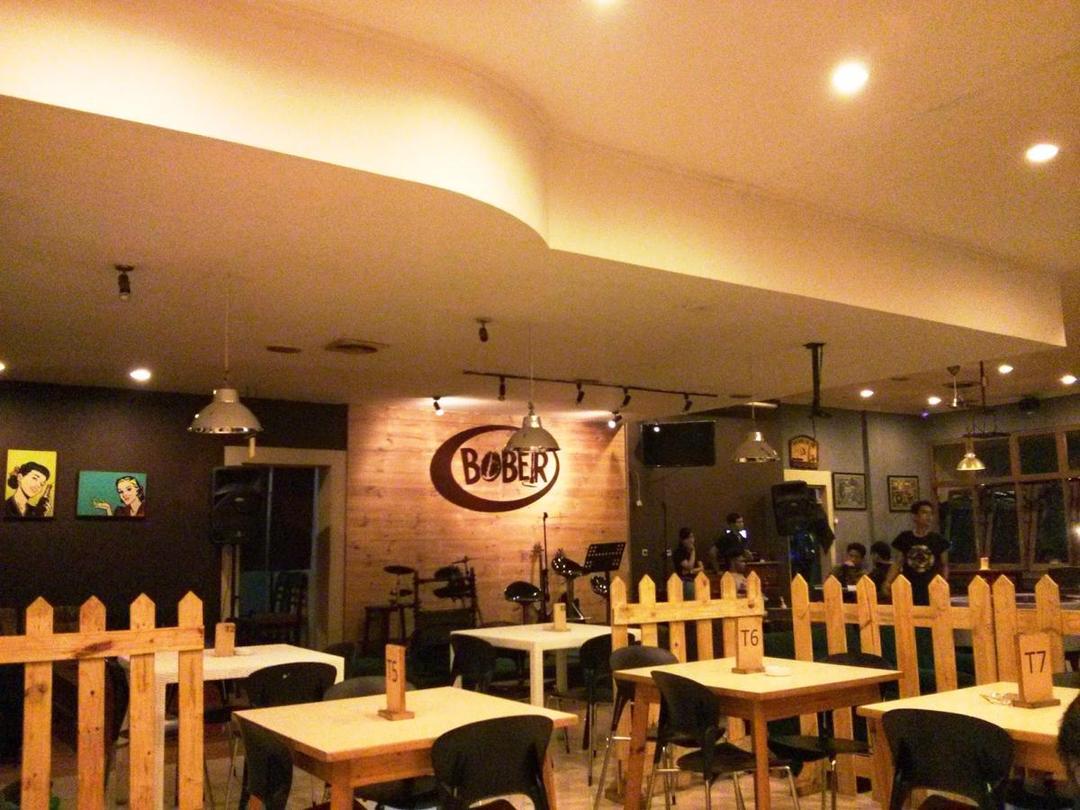 Unik, 7 Kafe di Bandung Ini Asyik Banget buat Nongkrong Tengah Malam