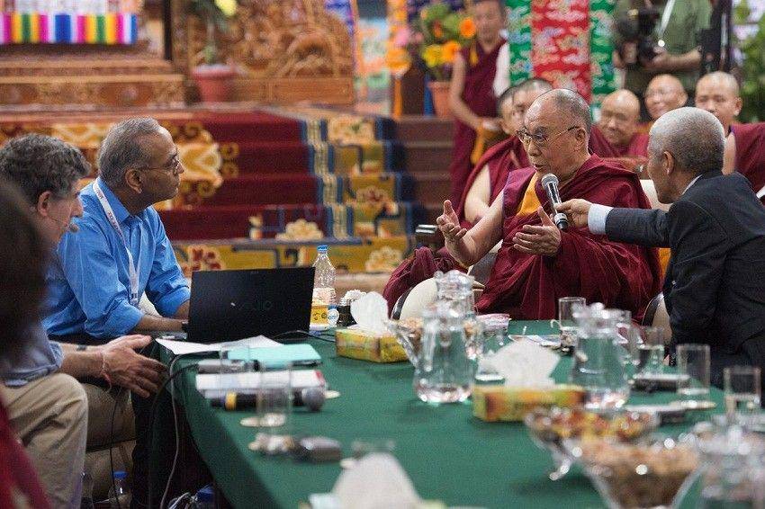 twitter.com/@DalaiLama