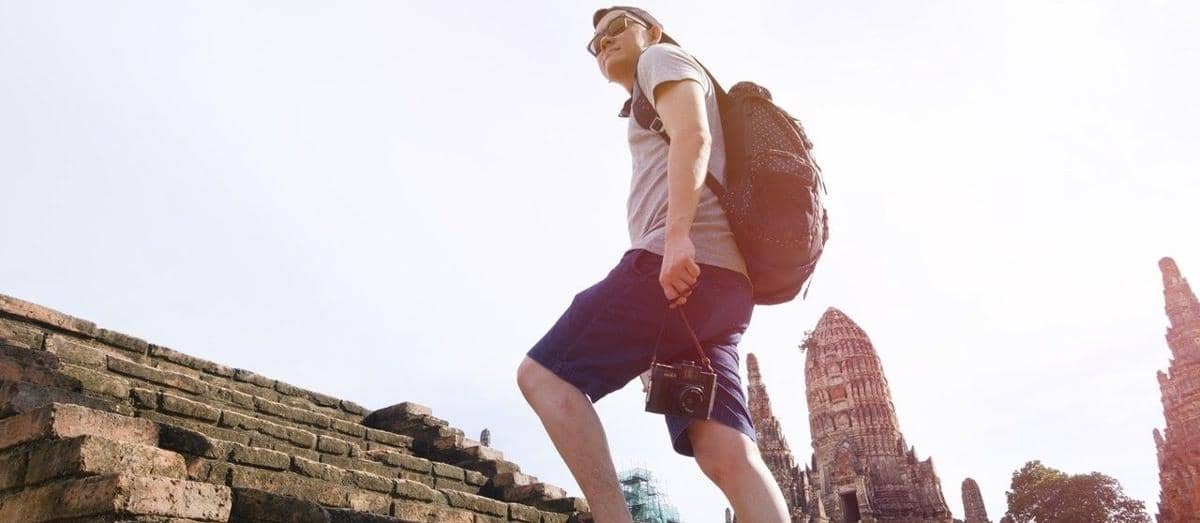 Geregetan, Ini 6 Kegiatan Cowok yang Bisa Bikin Lupa Pacar dan Segalanya