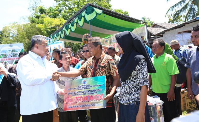Terapkan Program Padat Karya Tunai di Desa, Jokowi Hanya Libatkan Warga