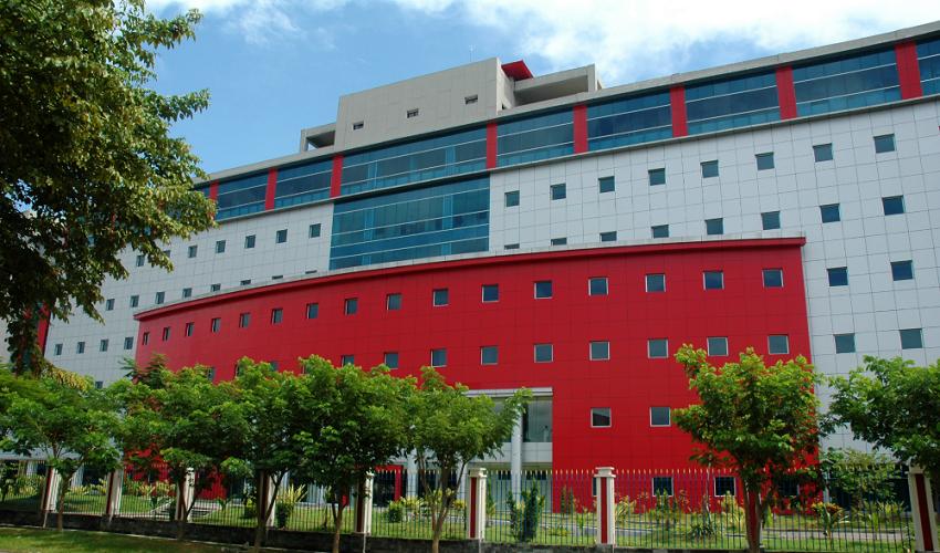 Turut Rawat Pasien Bangkalan, RS Unair Penuh Hingga Antre di IGD