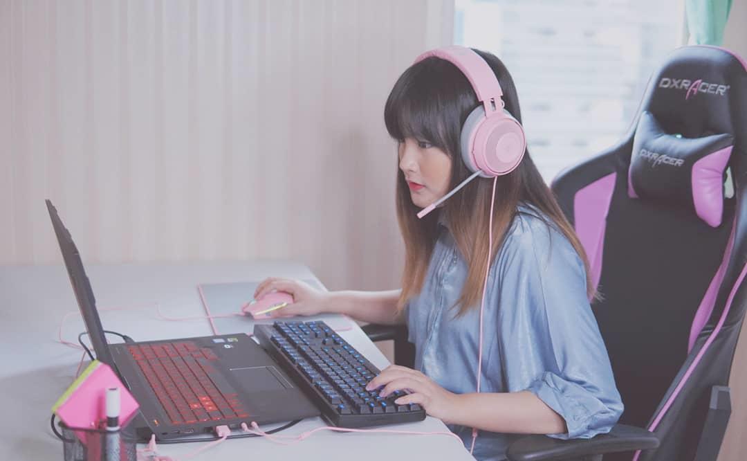 10 Potret Menggemaskan Gamer Handal Donna Visca. Mirip Orang Jepang!