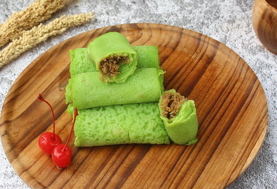 Legitnya Kebangetan, Ini Resep Gampang Bikin Kue Dadar Gulung Sendiri