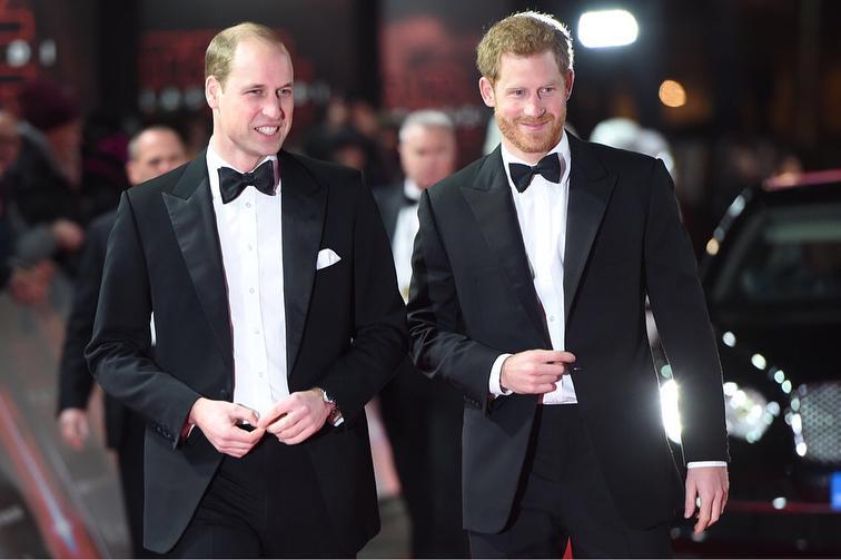 Segera Menikah, 10 Potret Keren Pangeran Harry Saat Masih Lajang