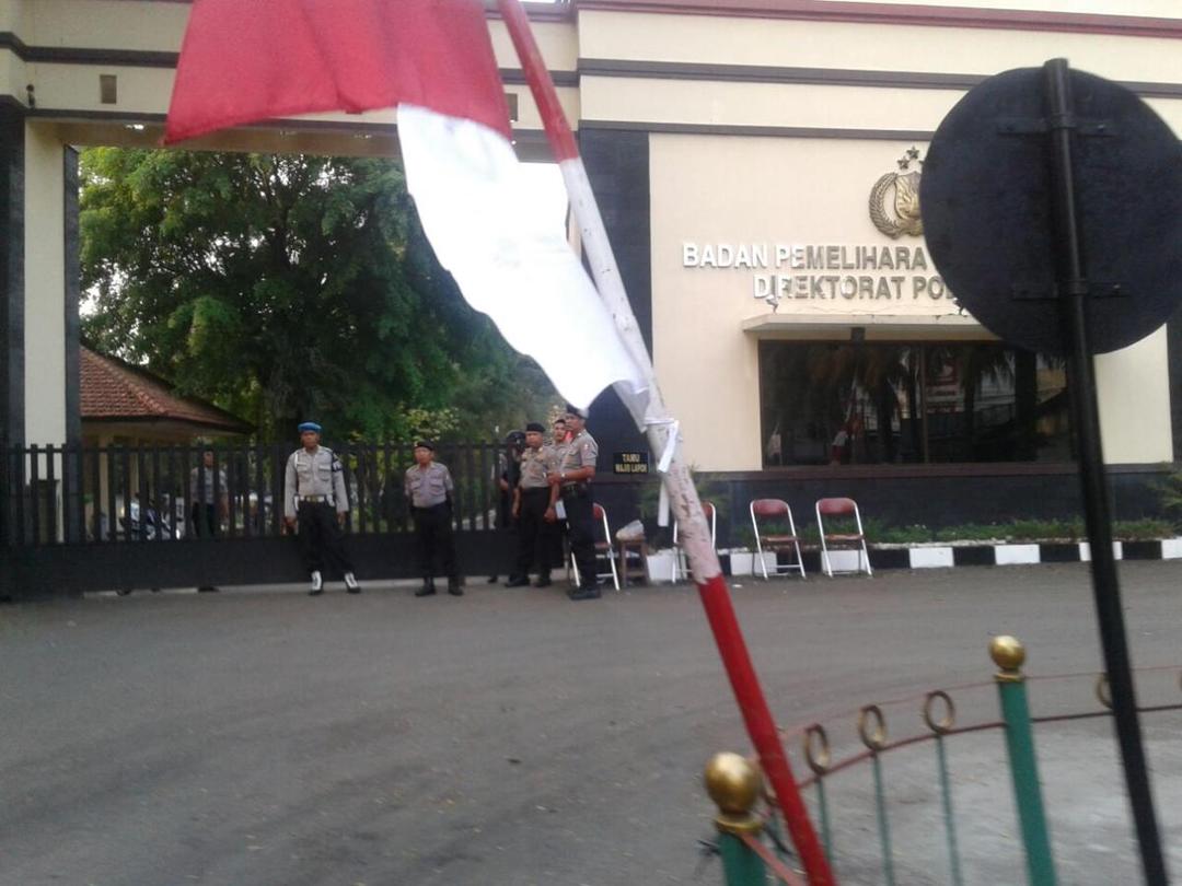 Napi Teroris Kuasai Senjata dan 3 Blok Rutan Mako Brimob, Ahok Aman?