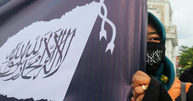 Seorang Pria di Lampung Selatan Kedapatan Kibarkan Bendera HTI