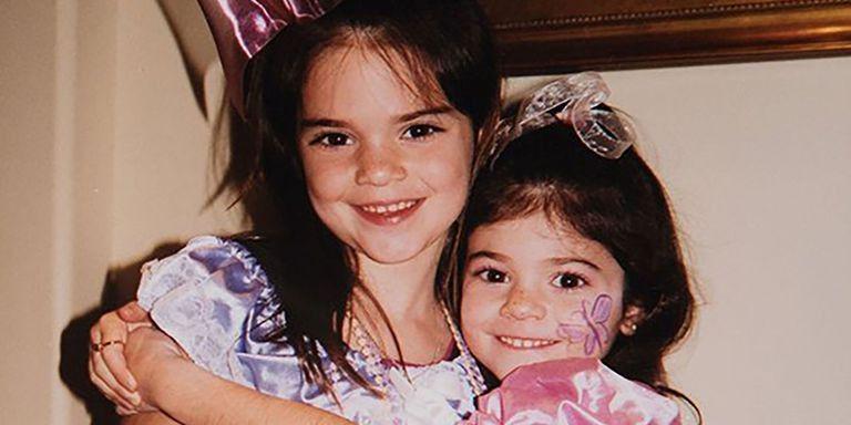 10 Potret Menggemaskan Kendall Jenner & Kylie Jenner Saat Masa Kecil