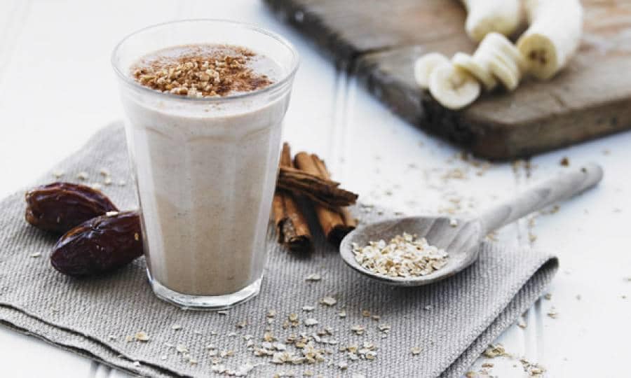 Biar Berbuka Makin Segar, Coba Bikin Smoothie Kurma Kelapa Ini Yuk!