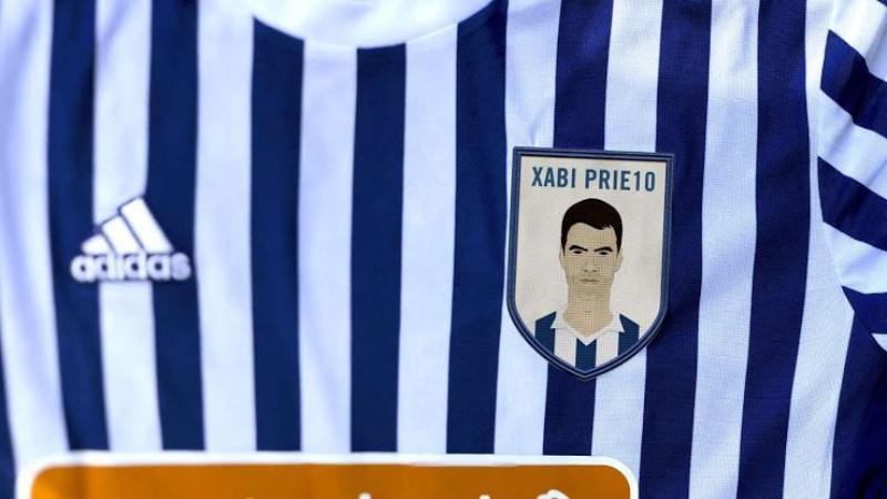 Hormati Pemainnya Yang Pensiun, Klub Ini Ganti Logo Di Jersey