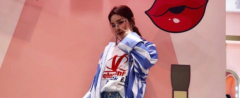 10 Style Kasual Ala Sandara Park Ini Bisa Ditiru Buat Traveling