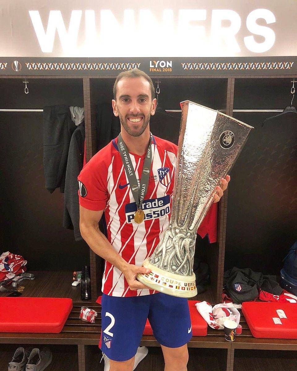 twitter.com/diegogodin