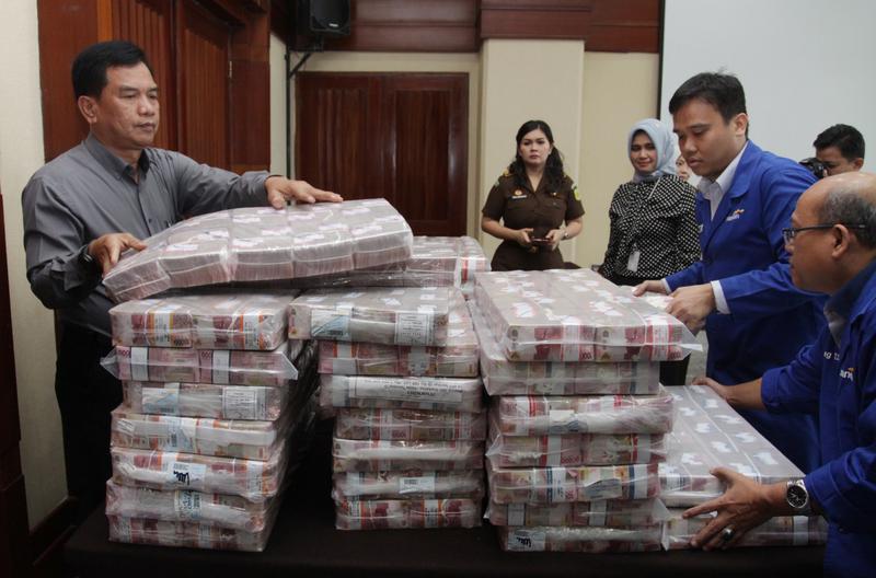 Ketika Terpidana BLBI Samadikun Hartono Serahkan Uang Tunai Rp 87 Miliar