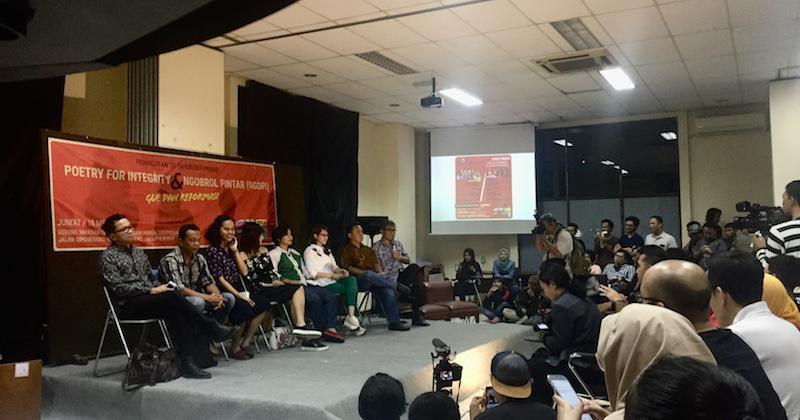 Panasnya 'Ngopi' Bareng Aktivis '98