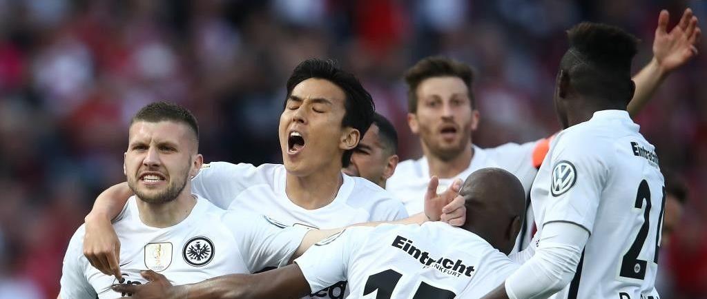 Kalahkan Bayern Munchen, Frankfurt Raih Gelar DFB Pokal Musim 2017/18