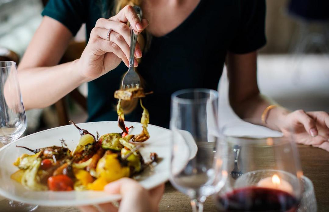 Punya Hobi Traveling? Jangan Sampai Melewatkan 7 Makanan Tradisional Ini