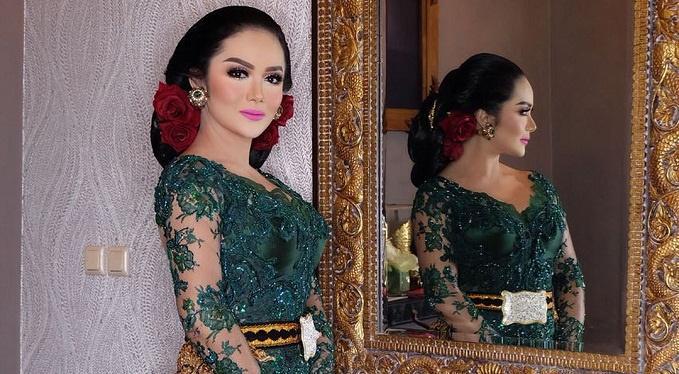 Totalitas, 10 Penampilan Krisdayanti Buat Manggung Ini Cetar Membahana