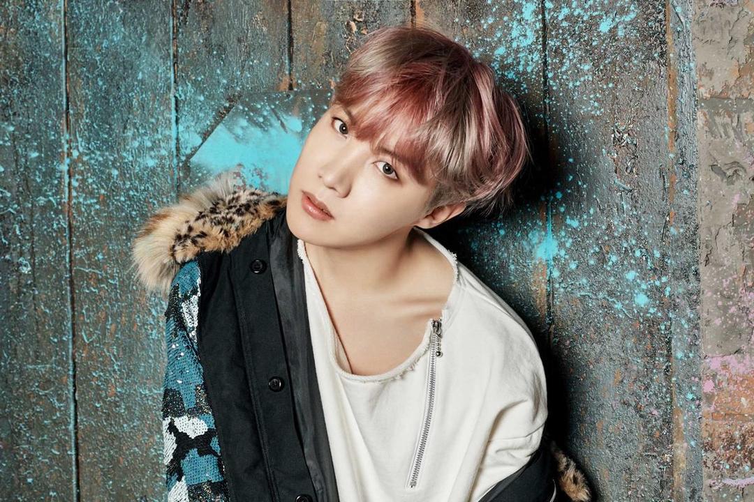 9 Colorfull Style ala JHope BTS, Siap Dicontek Bro!