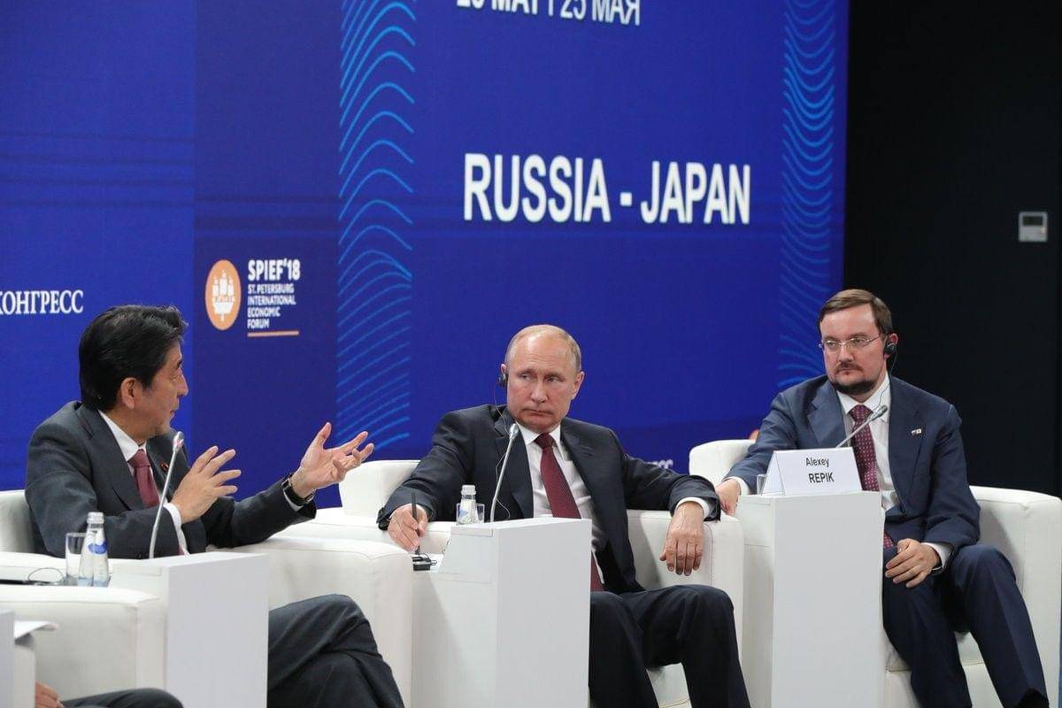 Twitter.com/KremlinRussia_E