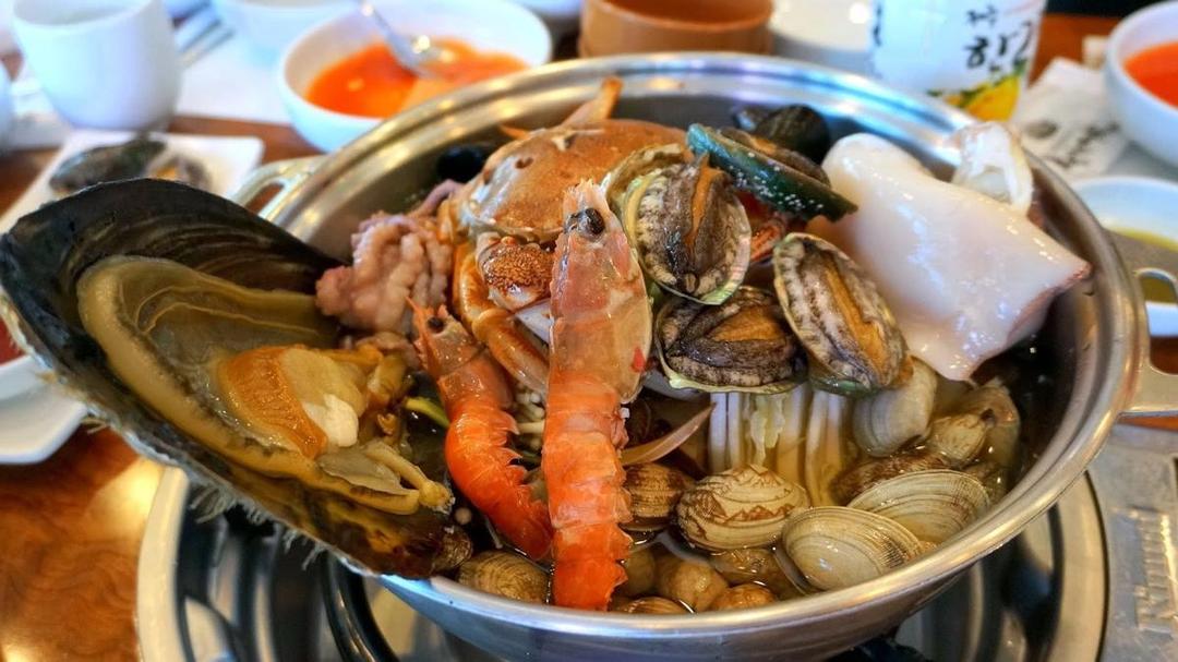 Liburan ke Pulau Jeju Korea? 5 Makanan Khasnya Ini Harus Kamu Coba
