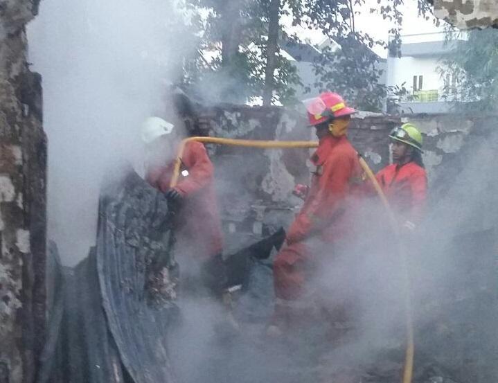 Kebakaran di Bidara Cina Hanguskan 40 Rumah, 3 Warga Luka Bakar