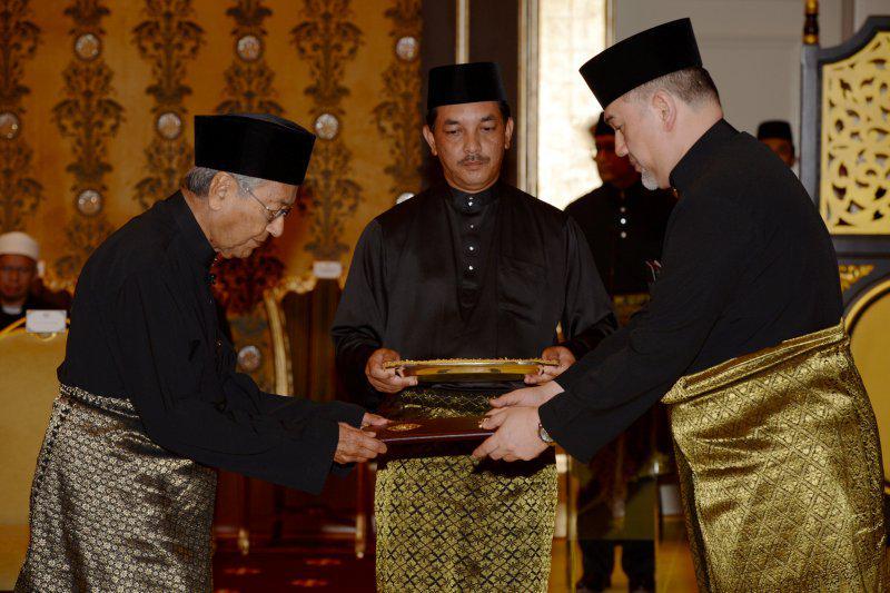 Usia Hampir Seabad, Mahathir Mohamad Nyalon Lagi Jadi PM Malaysia