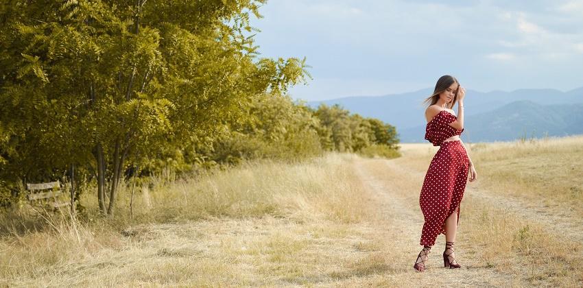 Punya Tubuh Tinggi, 5 Fashion Items Ini Wajib Ada di Lemarimu Girls