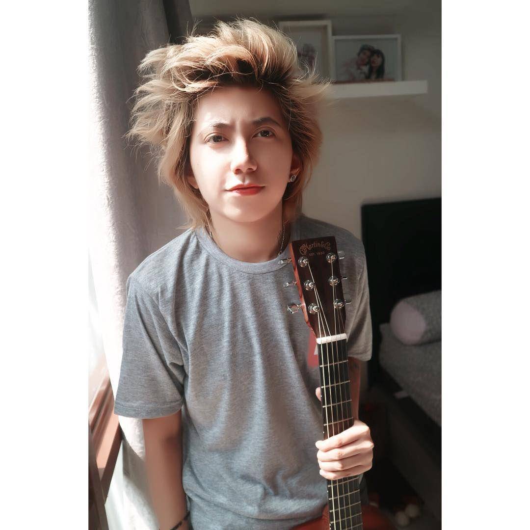 Instagram.com/derasiagian