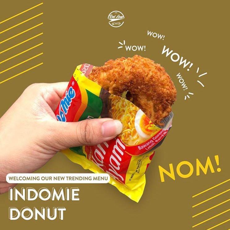 11 Tempat Makan yang Menjual Donat Indomie, Dijamin Bikin Nagih!