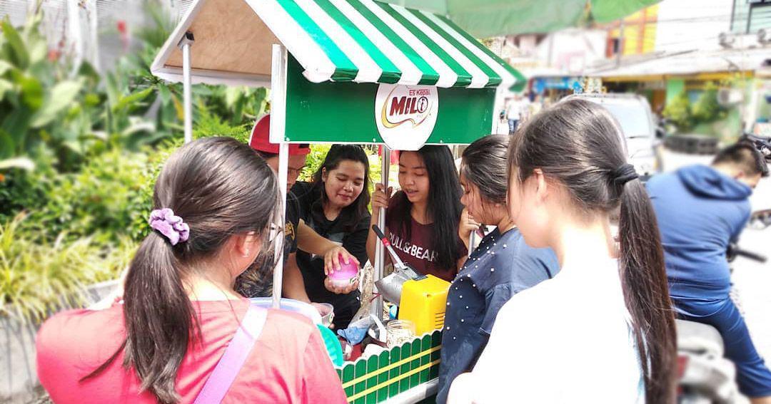 7 Filosofi Hidup yang Bisa Diambil dari Penjual Es Kepal Milo