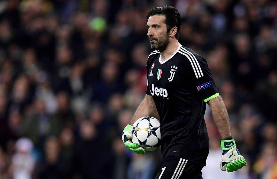 Bakal Gabung PSG, Inilah Alasan Transfer Gianluigi Buffon Tertunda