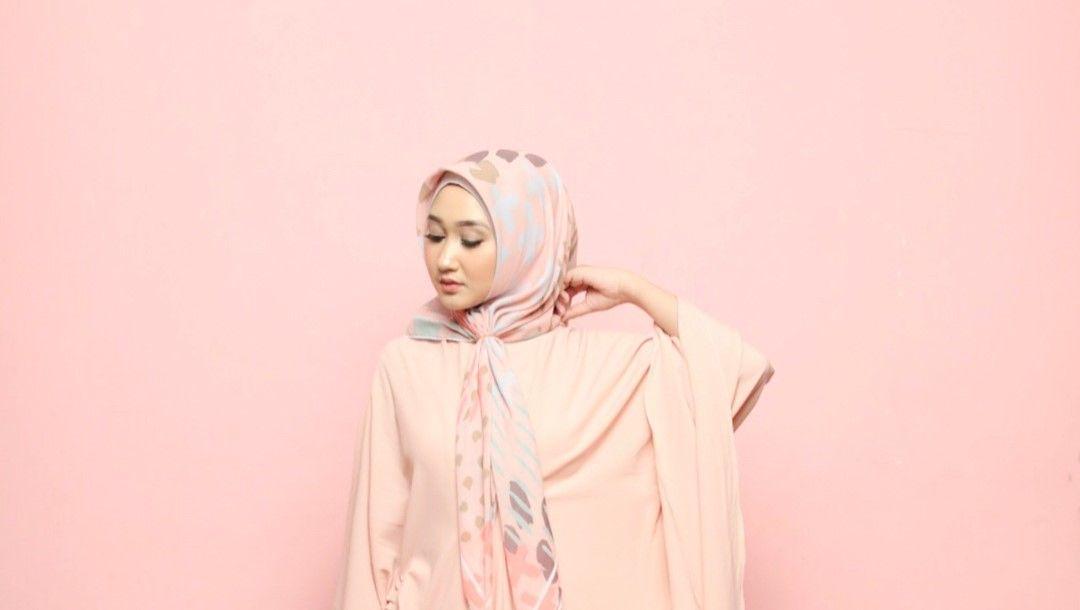 10 Inspirasi Abaya Style ala Selebgram, Cocok Untuk Lebaran!