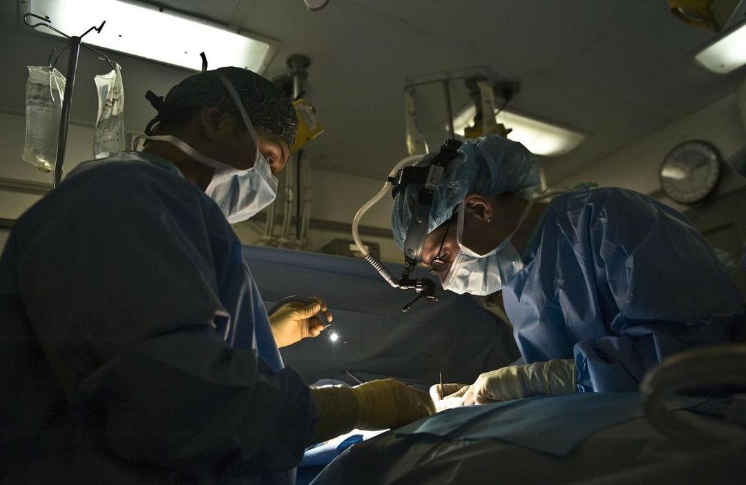 Ini Perbandingan Risiko Sunat Metode Laser dan Klem