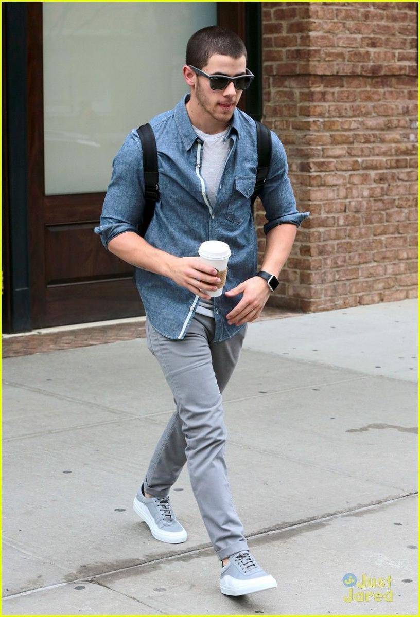 justjaredjr.com