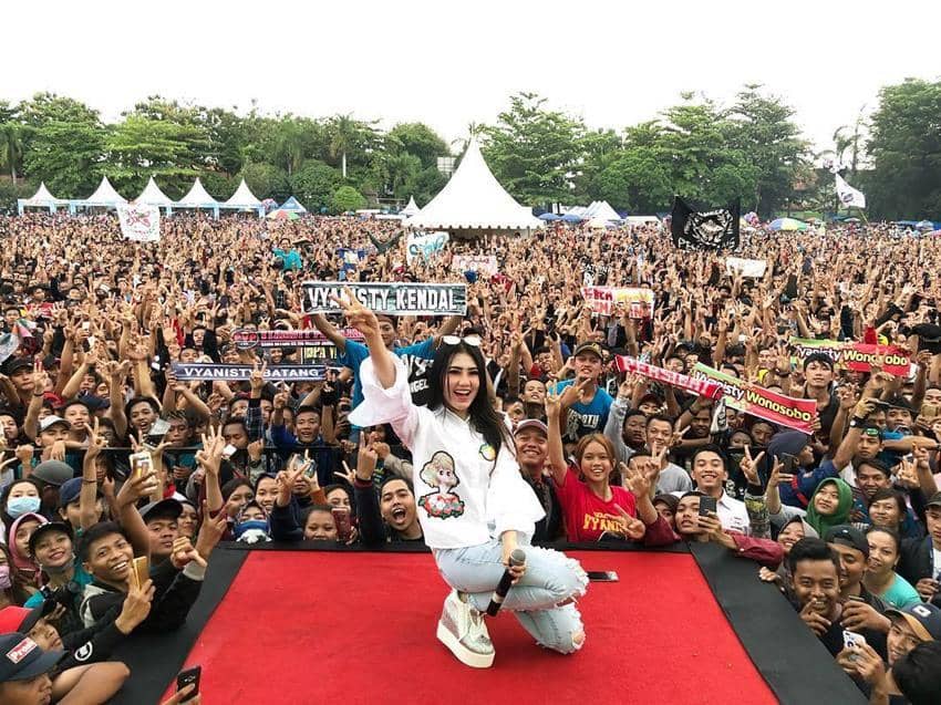 instagram.com/viavallen/