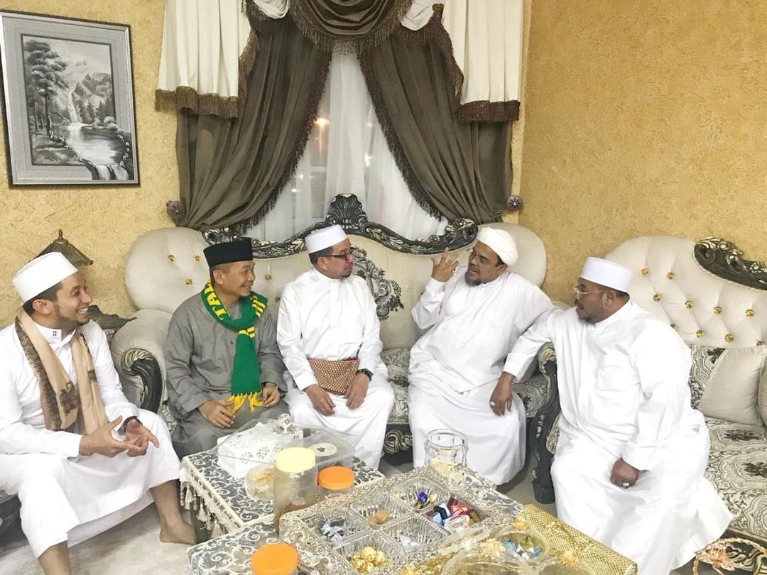 Bertemu Rizieq Shihab, Ini yang Dibahas Elite PKS di Mekkah
