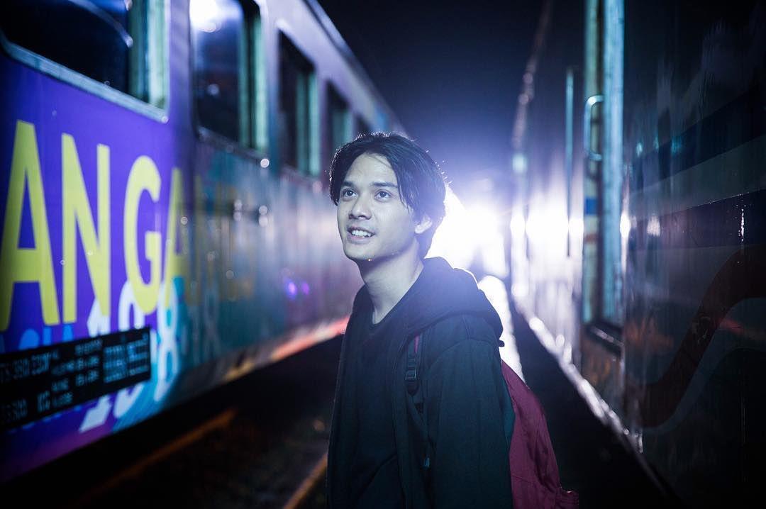 10 Potret Baskara Mahendra Aktor Pendatang Baru, Mirip Iqbaal!